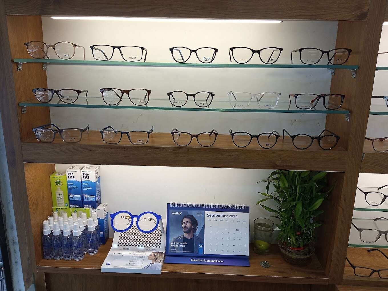 Vision eye care opticals